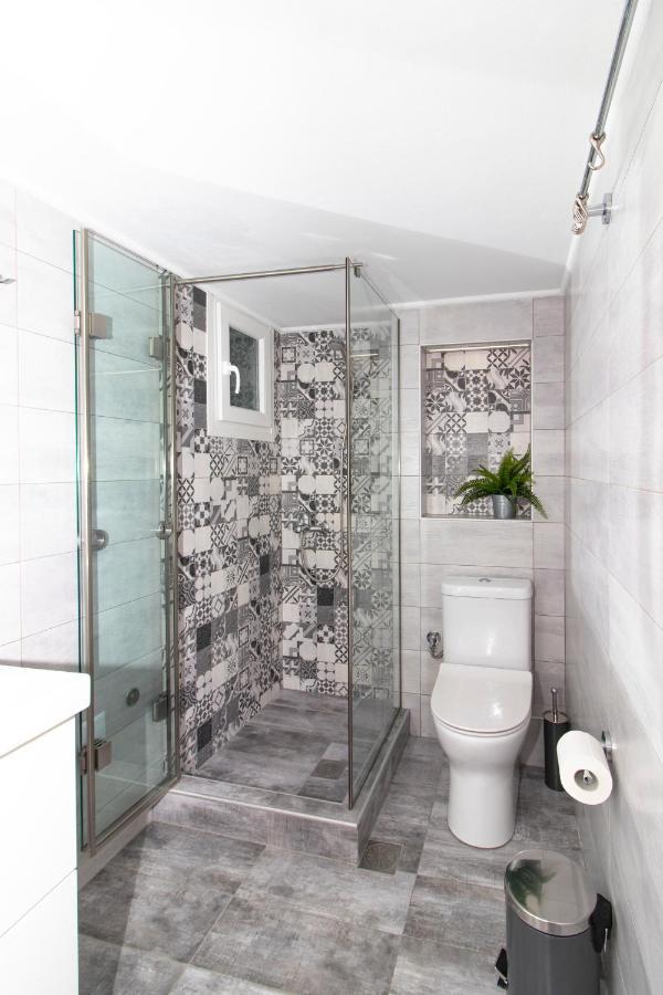 סלוניקי Large, Sunny, Modern Apartment Fully Renovated, Next To Agia Sofia מראה חיצוני תמונה